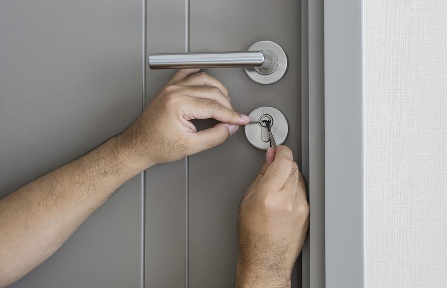 Hiring a Locksmith: 4 Best Practices to Get Your Door Unlocked