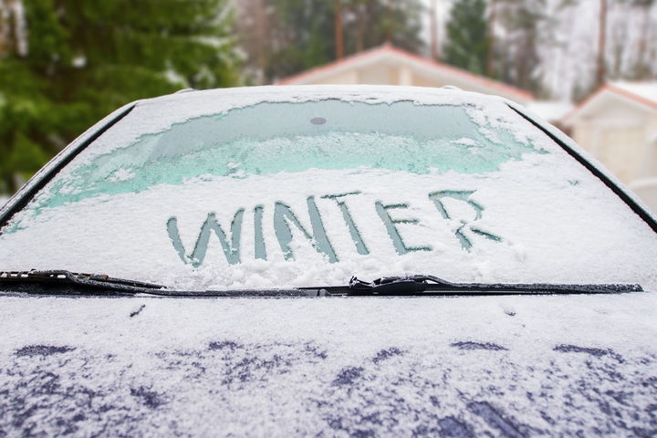 5 Tips to Clean Your Windshield in Winter