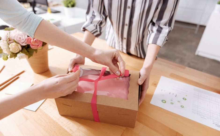 5 Tips to Improve Gift Wrapping Your Packages