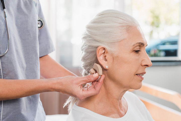 8 Ways to Convinced Your Loved One to Visit a Hearing Clinic