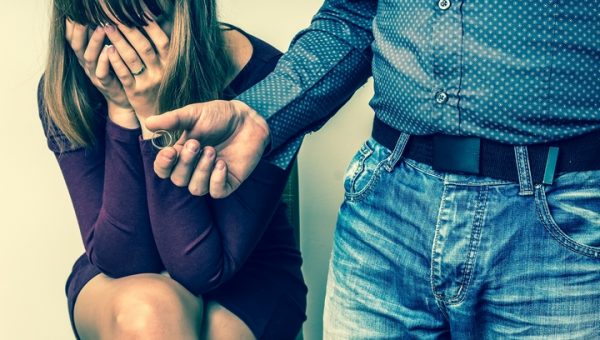 10 Subtle Signs Your Husband Wants a Divorce