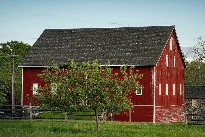 8 Good Barn Ideas for Small Farms