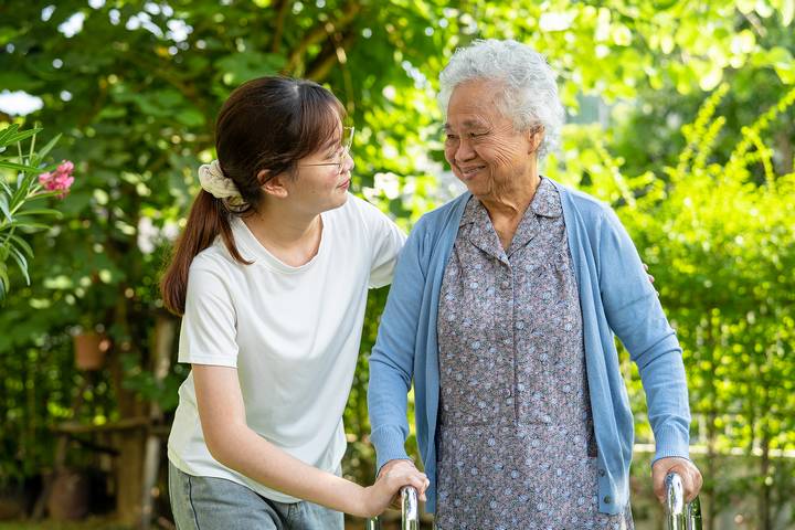 How to Support Your Mom After Retirement